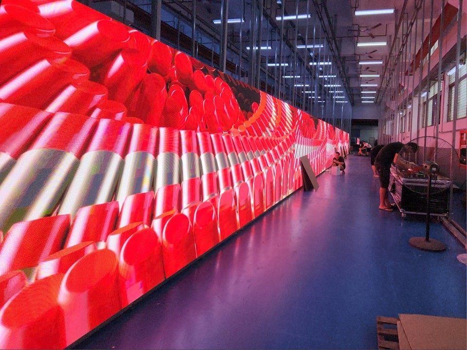 1شاشة LED RGB ذات مساحة 25 بكسل مع 10000 ساعة عرض حياة و 600 * 337.5mm حجم مجلس الوزراء