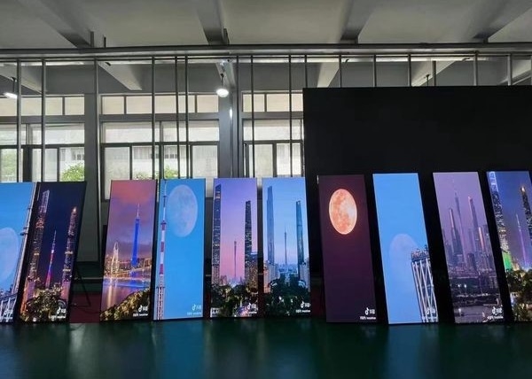 ملصق RGB شاشة LED 2.5MM Pixel Pitch معدل تحديث مرتفع 1920HZ في الداخل