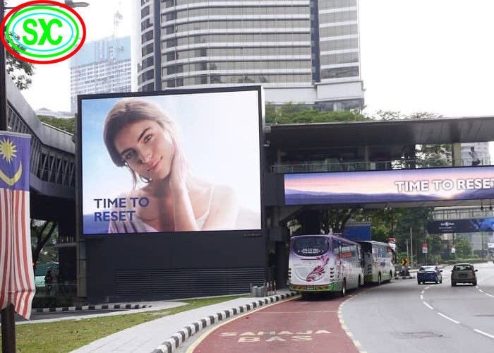 وحدة مرنة صب الألومنيوم المقاوم للماء كامل اللون HD SMD P8 في الهواء الطلق عالية السطوع شاشة إعلان LED