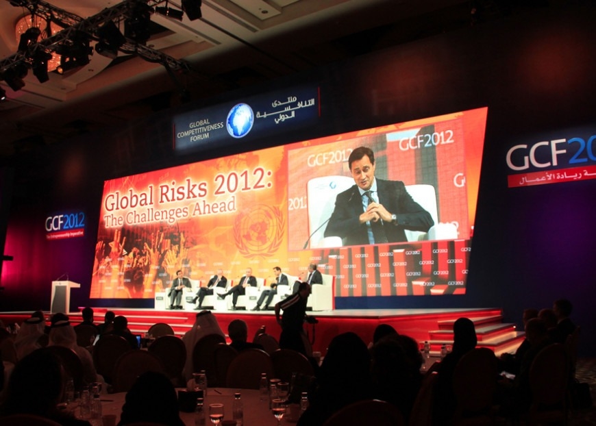 شاشة الألومنيوم المصبوب المقطوعة ذات الطول الصغير Full Color HD LED Screen P1.667، 400x300mm خزانة، 200x150mm وحدة