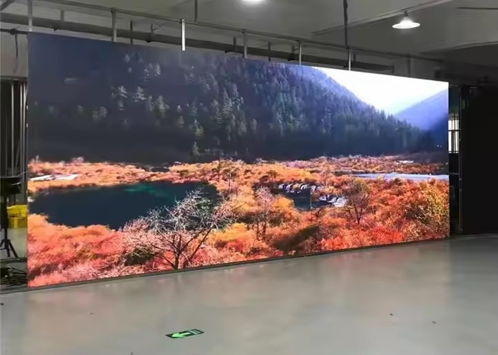 شاشة منحنية داخلية 1/16 وضع مسح 32x32 Dot P6 LED Ultra HD Display