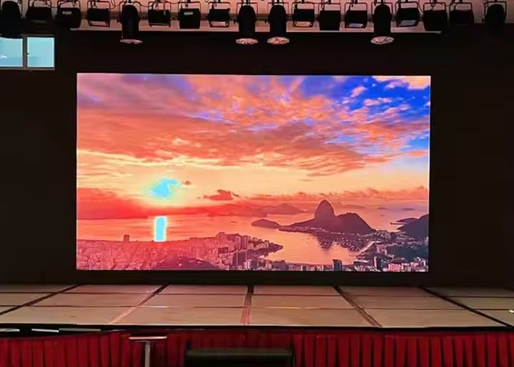 شاشة LED عالية السطوع للايجار HD في الهواء الطلق P8 15625 نقطة / متر مربع كثافة البكسل