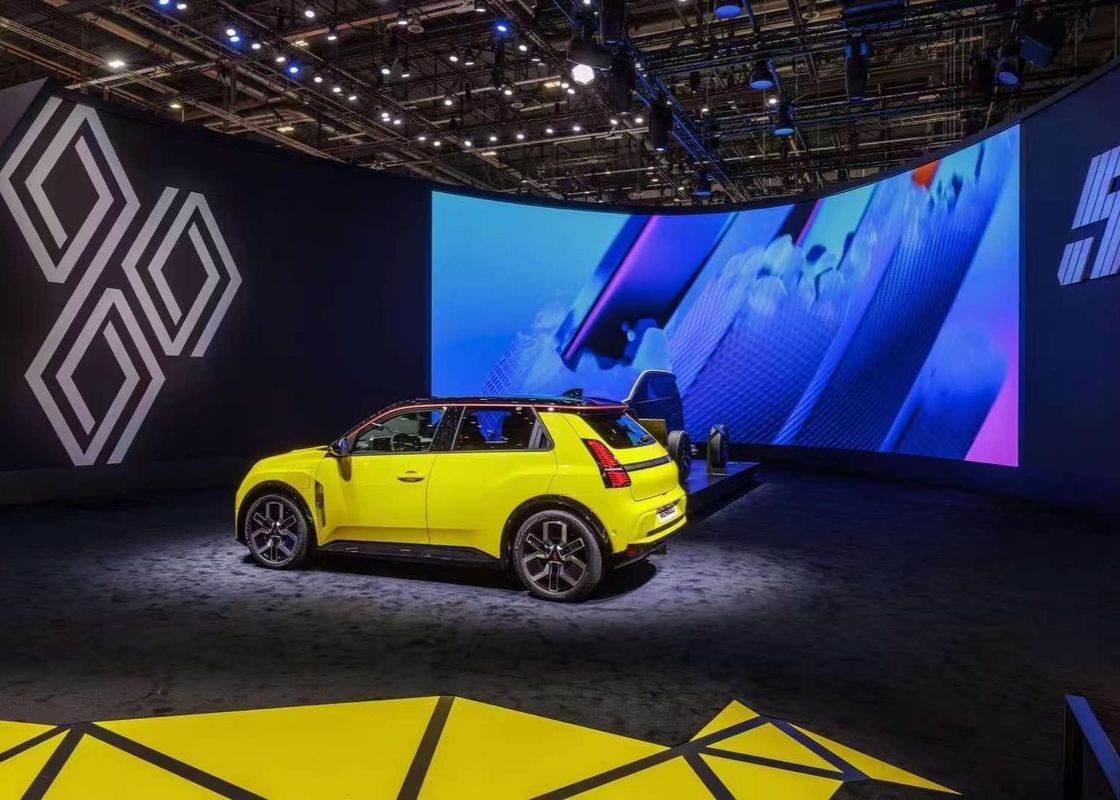 شاشة LED خارجية كبيرة مرنة خالية من الفسيفساء P2.5 ، لوحات LED الإعلانية