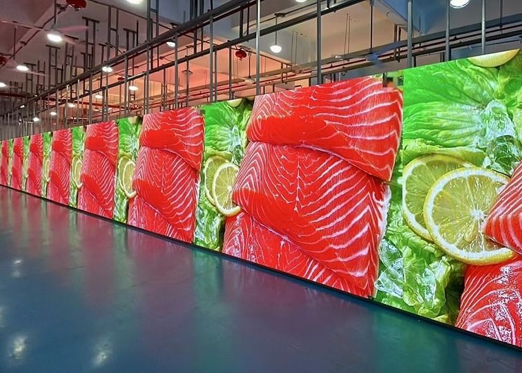 شاشة شفافة عالية الاستقرار في الداخل مع تصميم لوحة رقيقة للغاية ضد الطقس