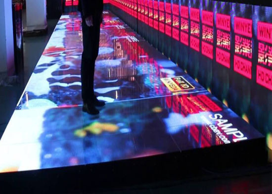 أرضية رقص LED P 3.91 مع ملصق العميل واستهلاك طاقة 20 واط