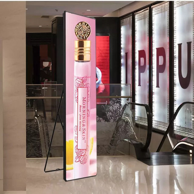 P2.5mm Pitch LED Poster Display لوحة الألومنيوم 1R1G1B تكوين الألوان وتقنية توفير الطاقة