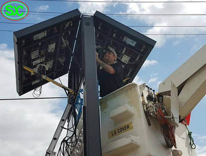 P2.5 مربع الإعلانات الخارجية المقاومة للماء كامل اللون HD LED الصب الصب الألومنيوم الشاشة