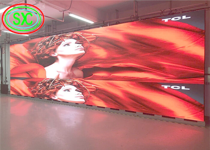متجر الملابس P2.5 الملصق المرآة الداخلية Full Color LED 192mm X 192mm full color led display