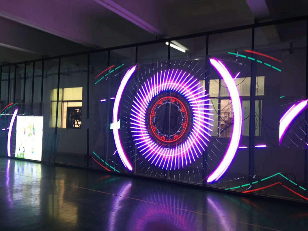 مادة بلاستيكية رقيقة للغاية شاشة LED كاملة اللون جدار فيديو شفاف مجهز بمصباح SMD2121 LED