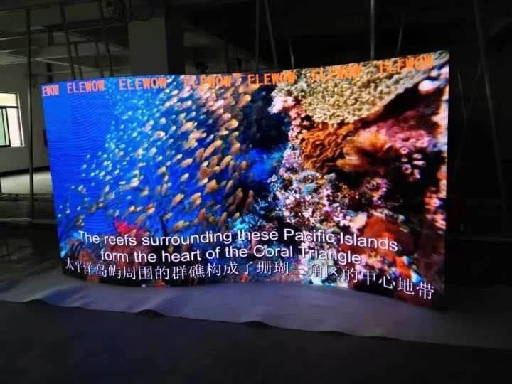 مضاد للماء وغير مضاد للزيت P3.91 1R1G1B عرض LED داخلي ملون بالكامل