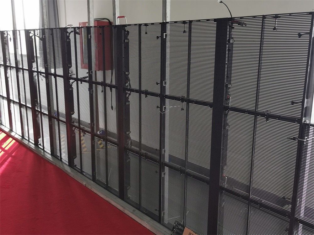 مركز التسوق الموضة اللون الكامل P3.91-7.82 شاشة LED شفافة جدار ستارة زجاجية