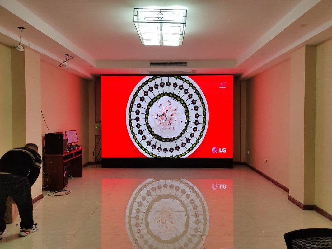 فيديو لوحة الحائط P3 576x576mm شاشات عرض LED تأجير داخلي عالي الأداء