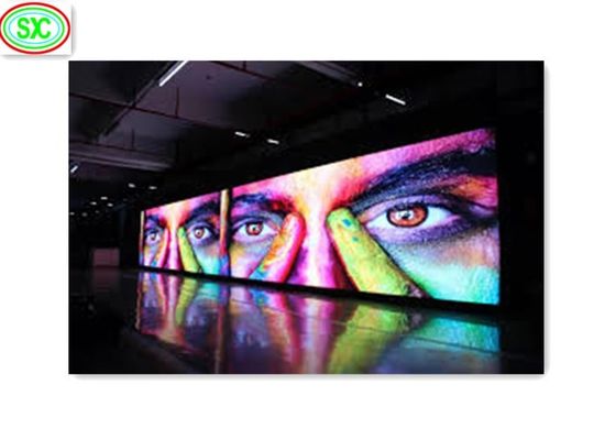 شاشة LED ملونة كاملة P10 ، 10000 نقطة لكل متر مربع حجم خزانة 320 مم × 160 مم 960 * 960 مم