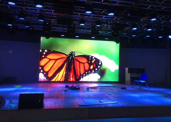 سعر جيد P4 داخلية Full Color SMD LED Video Wall 4mm Pixel Pitch 640x640mm مجلس الوزراء الانترنت
