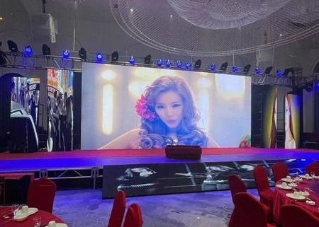 سعر جيد تأجير RGB HD الإعلانات شاشة LED HD مقاومة للماء 100000 ساعة الانترنت