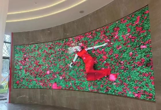 سعر جيد مخصصة مرنة الداخلية كاملة اللون LED العرض HD P1.5 أكثر من 1300cd الانترنت