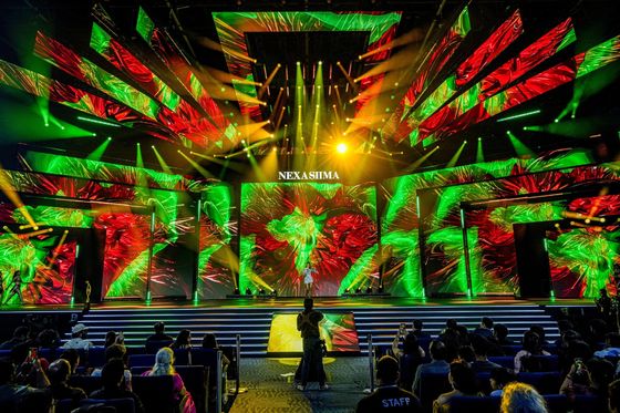 سعر جيد توفير الطاقة شاشة LED فائقة الرقة P4 RGB للاستئجار شاشة LED مضادة للماء بألوان كاملة 42500 نقطة / متر مربع الانترنت