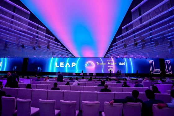 شاشة استئجار صندوق حديدي/صب الألومنيوم IP65 مقاوم للماء في الهواء الطلق كامل لون شاشة LED P16 فيلم الإعلان