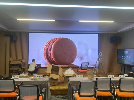 ضوء عالي 1000 الشعبية الأكثر شعبية في الداخل كامل لون شاشة LED مع حياة 000 ساعة وحجم الخزانة 480 * 480mm * 68mm