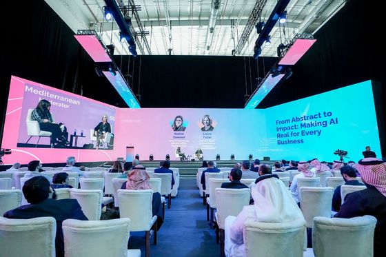 SMD2121 نوع المصابيح العرضية ذات الطول الدقيق مع مادة خزانة الألومنيوم المصبوب المطبوعة و 640000 نقطة / متر مربع الكثافة