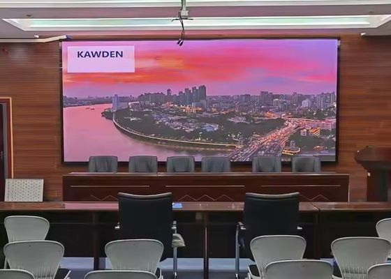 شاشة SMD LED قوية مع عمر 100 و استهلاك الطاقة ماكس 600W / m2 البناء الألومنيوم