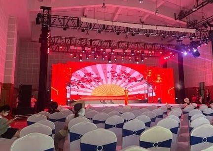 سعر جيد full color LED Advertising Wall Curtain, P4.81 Commercial Clear Full Color Resolution 52*52 HD رقاقة 1/13 فحص الانترنت