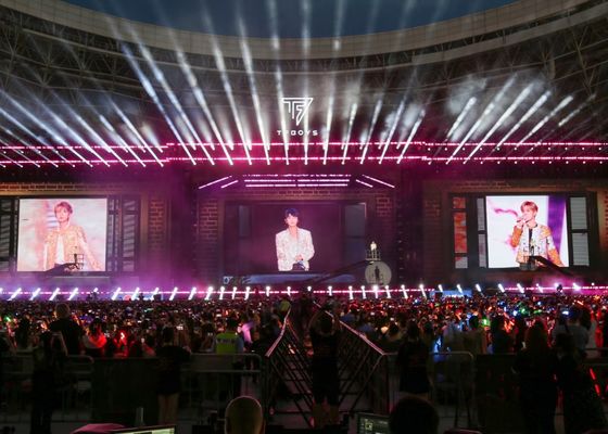 سعر جيد HD LED Billboard P4 DC5V استوديو في الهواء الطلق تطبيق بدء تجاري الانترنت