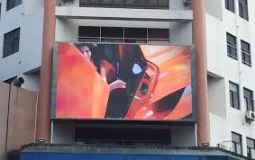 توازن الأبيض السطوع ≥7500cd / m2 شاشة ثابتة LED مع حجم مجلس الوزراء المخصص ومادة الألومنيوم