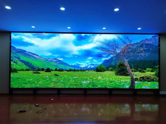 شاشة LED داخلية عالية الوضوح 160000 نقطة / م2 كثافة و 128 * 64 نقطة دقة الوحدة لمتطلبات العملاء