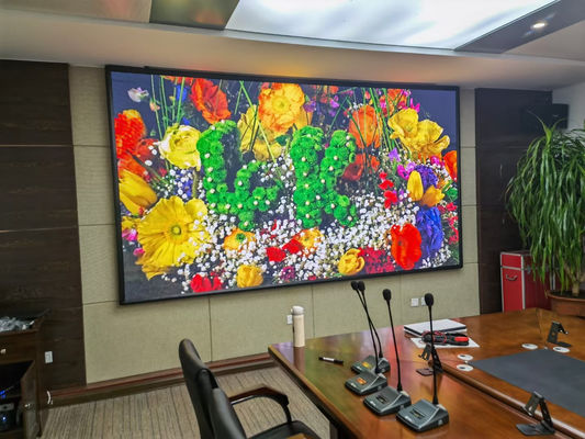 سعر جيد مكان المنشأ شاشة LED داخلية ملونة كاملة مع كثافة 112896 نقطة / متر مربع جدار فيديو الانترنت