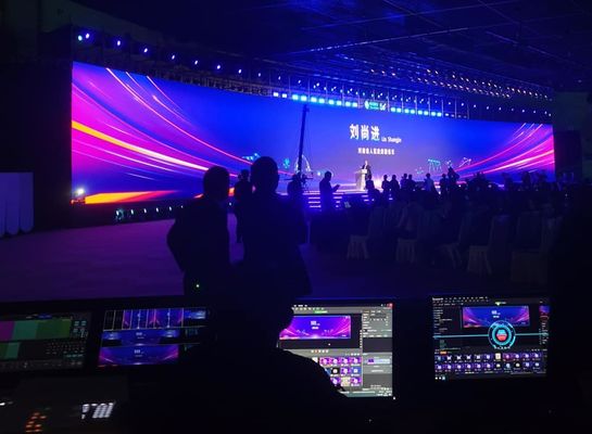سعر جيد شاشة LED ملونة كاملة داخلية مع خزانة الألومنيوم المصبوب بالصبغ وسهولة التثبيت متوافقة مع P2.604/2.97/3.91 و P3.91/4.8 الانترنت