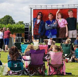 شاشة LED للإيجار بنسبة تباين 3000:1، مسافة رؤية من 3 إلى 50 متر، مثالية للفعاليات والمعارض