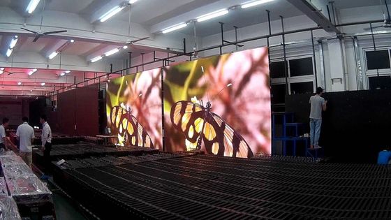 سعر جيد شاشة LED GOB بعمر تشغيلي 100000 ساعة مع تركيبة بكسل 1R1G1B وحجم خزانة 600*337.5 ملم الانترنت