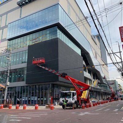شاشة LED خارجية P6 الزاوية اليمنى شاشة LED ملونة كاملة للفيديو 6500nit عالية السطوع