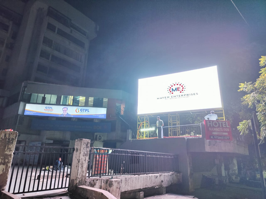 P6 شاشة LED ملونة كاملة في الهواء الطلق مع خزانة 960x960mm ومعدل تحديث 3840Hz