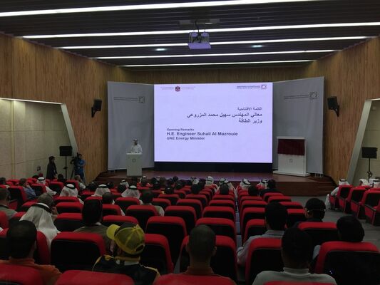 نوفاستار التحكم الداخلي p3.9 شاشة LED ملونة كاملة للإعلانات 500x500 مم و 3840 هرتز معدل التحديث
