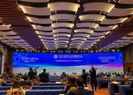 سعر جيد شاشة LED ملونة كاملة داخلية مع بنية بسيطة واجهة إنسانية وذات دقة عالية للإعلانات والعلامات الرقمية متصل