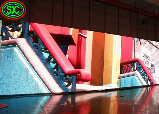 سعر جيد مضاد للماء و غير متأتية أمامية مثبتة P2.5 64 * 64 إعلانات داخلية شاشة LED الانترنت