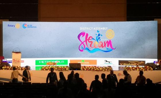 سعر جيد الشاشة LED SMD ذات الدقة العالية الداخلية ذات اللون الكامل الانترنت