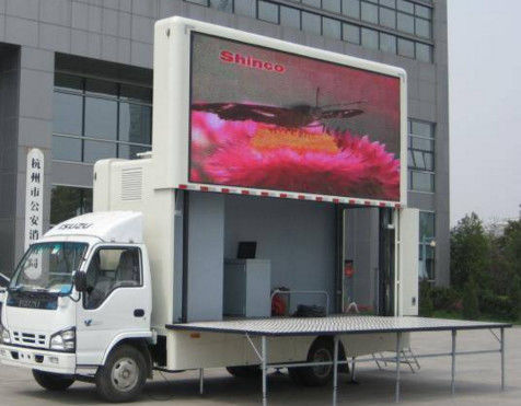 سعر جيد لوحات العرض LED فيديو محمولة على الجوال ، P6 LED Mobile Billboard RGB 3 في 1 الانترنت