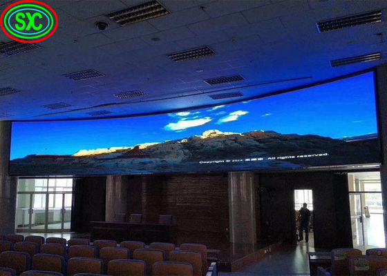 سعر جيد شاشة LED العملاقة للفيديو RGB P2 P2.5 P3 P3.91 خزانة الإعلانات الداخلية المنحنية الانترنت