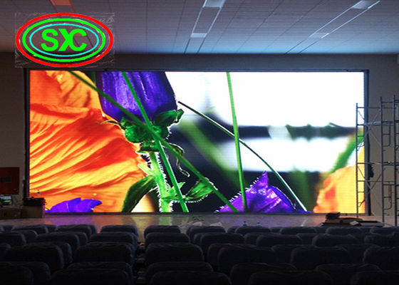 سعر جيد تأجير شاشات LED للمسرح P4 شاشات إعلانات LED داخلية خزانة 512 * 512 مم الانترنت