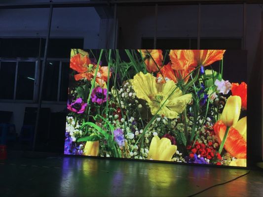 سعر جيد شاشة LED ملونة كاملة داخلية للأحداث الإعلانية والجدار الفيديو P4 ذو الكثافة العالية مع تكنولوجيا التحكم المتقدمة والتوافق الواسع للصور المذهلة الانترنت
