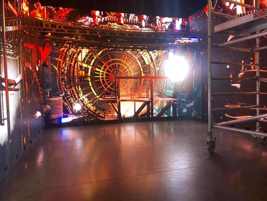 P4 شاشة LED ملونة كاملة داخلية ذات دقة عالية وتردد مرتفع للإعلانات والأحداث