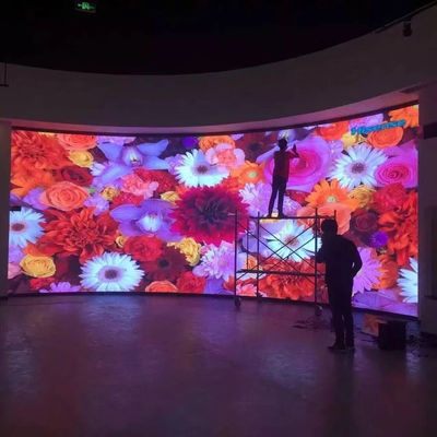 وحدة دقة 64*32 جدار وسائط LED مستقر مع خيار صيانة خدمة خلفية مريحة