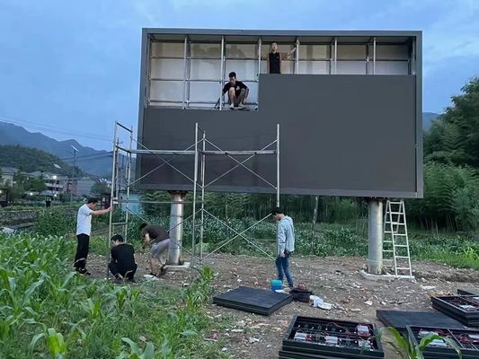 وحدة العرض الخارجي المتحركة باللون الكامل P6mm RGB SMD سطوع عالي للإعلانات