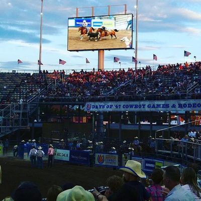 P10 ip65 خدمة خلفية مقاومة للماء مفتوحة الخزانة p10 شاشة LED ملونة كاملة خارجية شاشة عرض LED 320 * 160mm للإعلان