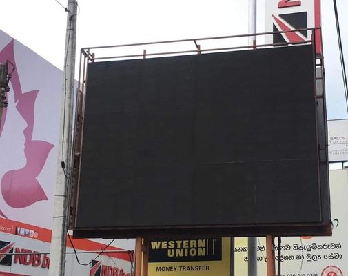 سعر جيد شاشة عرض LED خارجية ملونة كاملة مقاومة للماء P10 لوحة LED 960 × 960 مم مع معدل تحديث 3840 هرتز الانترنت